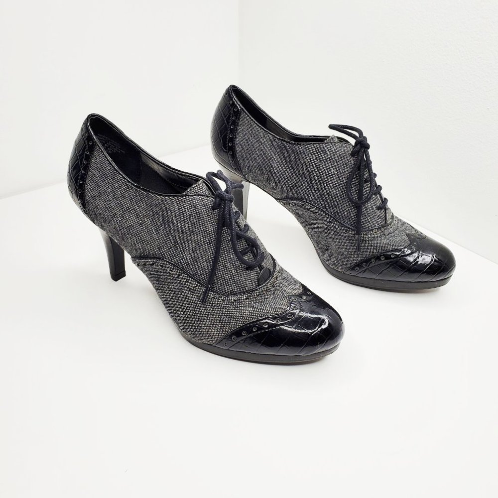 Anne Klein Fabric Patent Leather Lace-up Oxford Pump, Black Grey, 8.5 - Picture 3 of 9